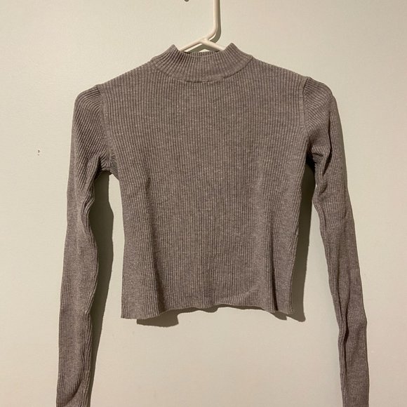 Knit long sleeve mock neck crop top - Picture 1 of 2